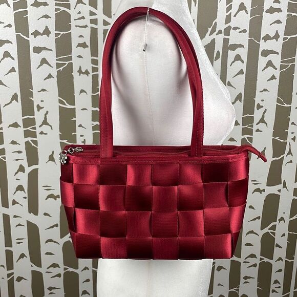 Y2K Seatbelt Zip Top Tote Bag Red - Picture 2 of 10